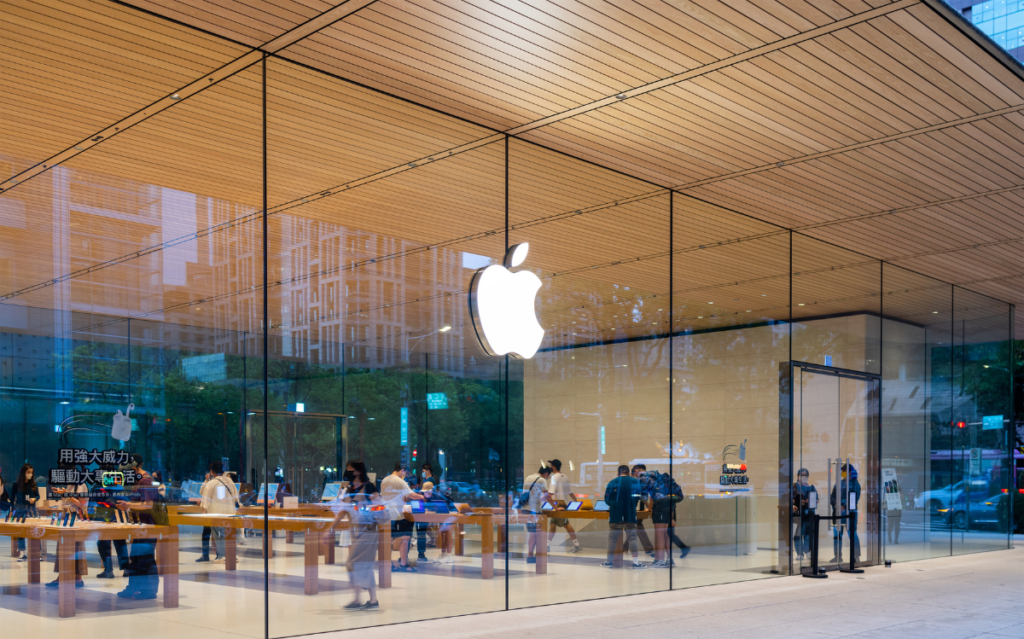 Apple Store - WWDC 2023 and Apple's New Vision