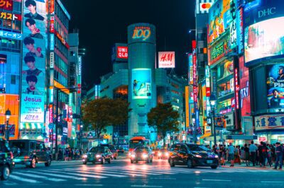 (AGS Article) The Intersection of Culture and Design: A Comparative of Japanese and Western Apps